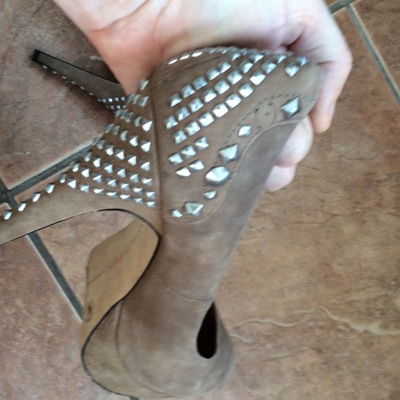 Vince Camuto heels As Is - Picture 5 of 8